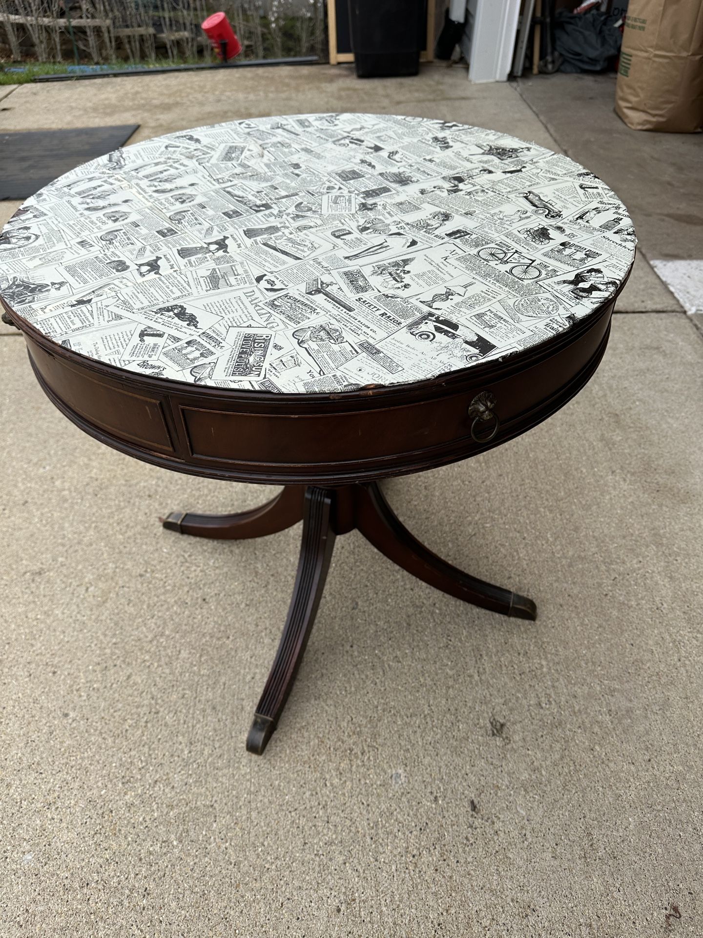 Round antique table