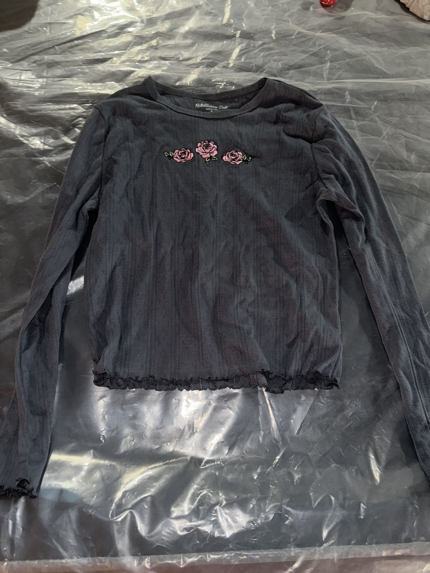 Brand new long sleeve tee size small