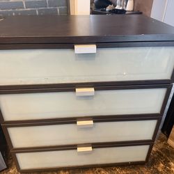 Dresser for sale 32”W x 34”H x 19” D