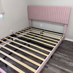 Queen Bed “ New”