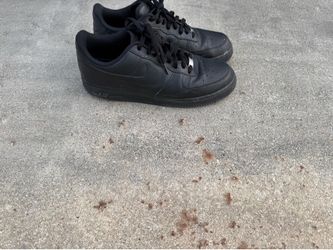 2 pairs of shoes