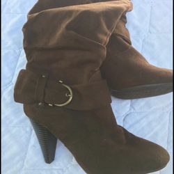 Size 9 Women’s Boots 