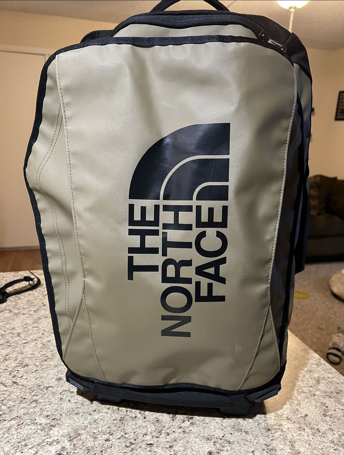 scheerapparaat Berg Post The North Face Rolling Thunder 22” Luggage Carryon for Sale in Belle Isle,  FL - OfferUp