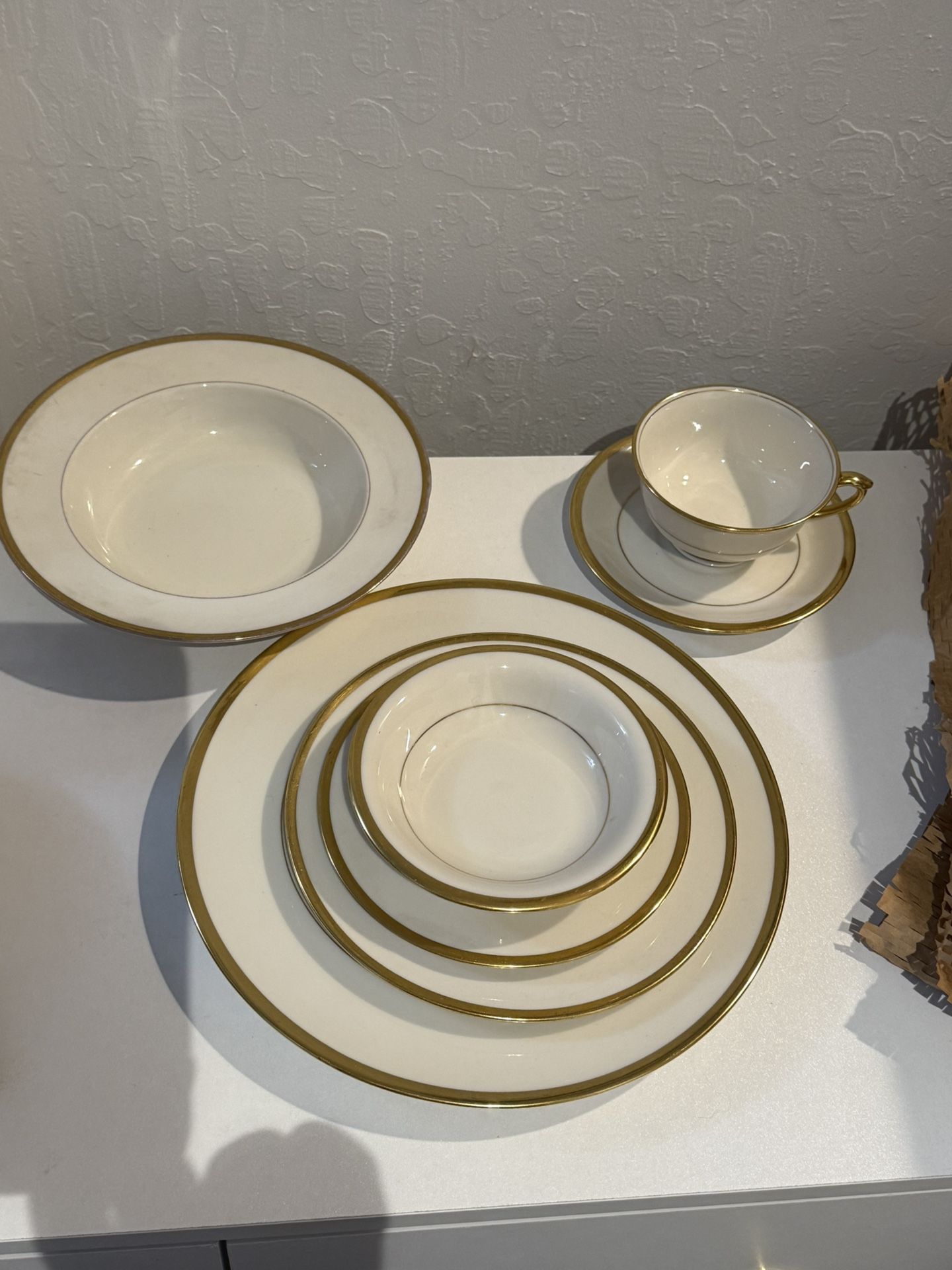 China Set For 4 Gold Rimmed