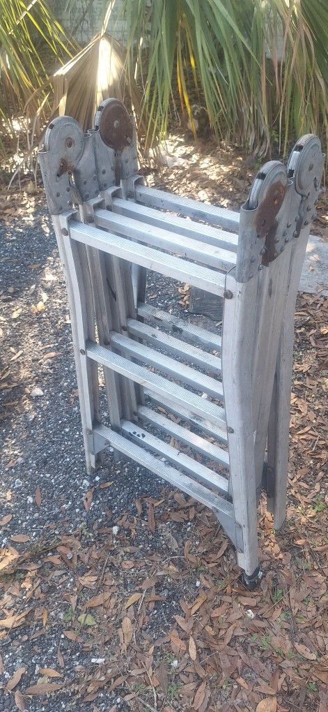 12. 5'Aluminium Folding Extension Ladder