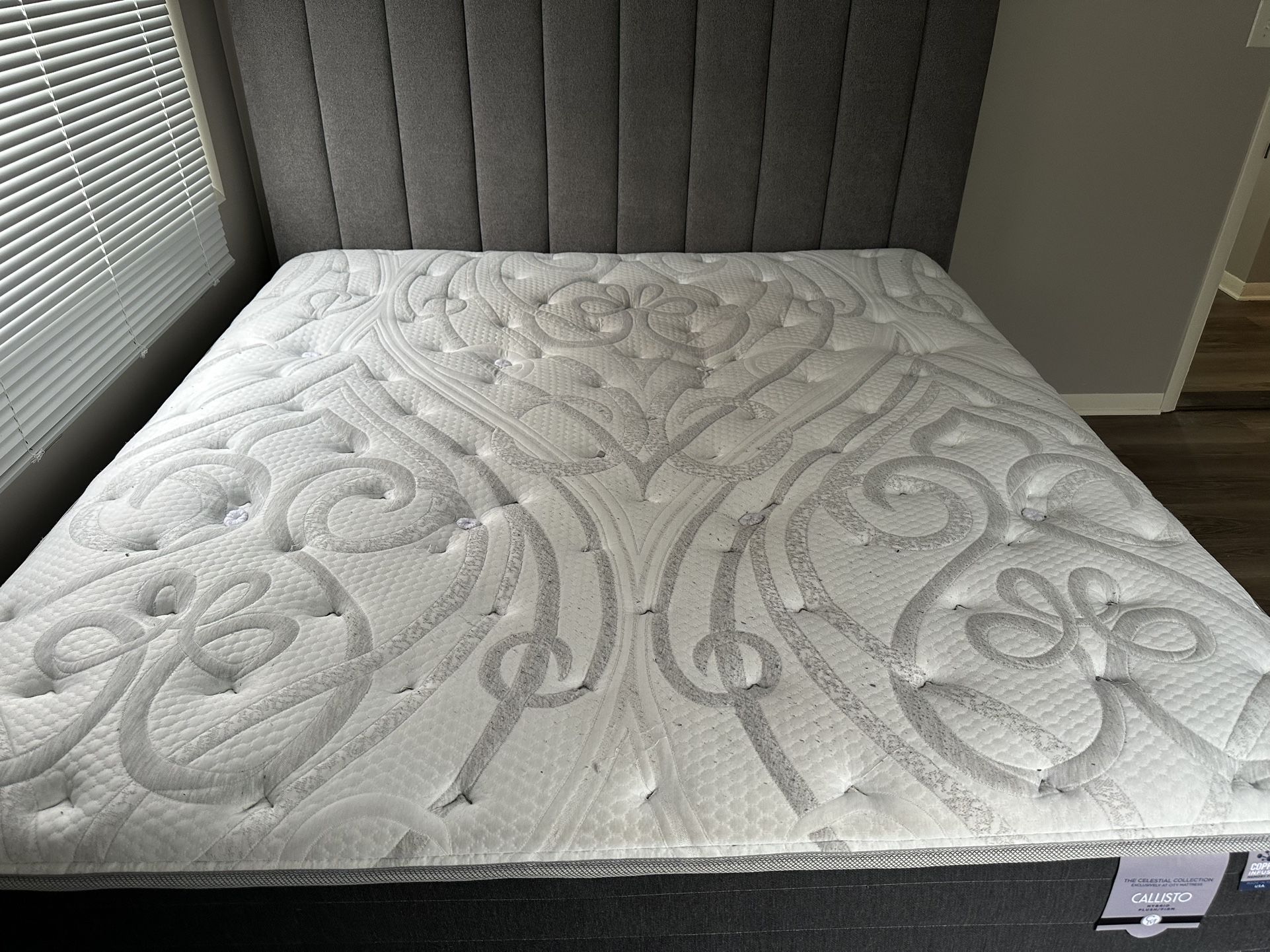 King Size Mattress + Bed frame (like New)