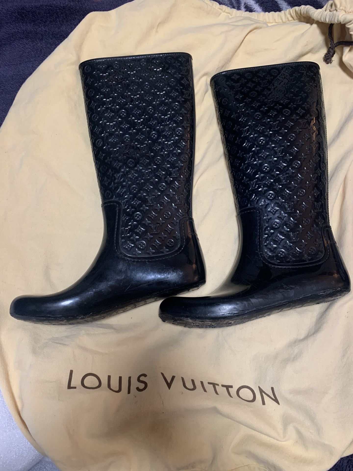 LV Rainboots needs Sole Replaced 