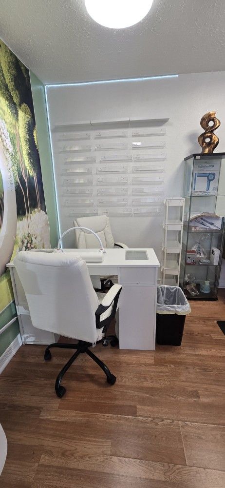 Se Renta Espacio Para Tecnica De Uñas Y Cosmetologa