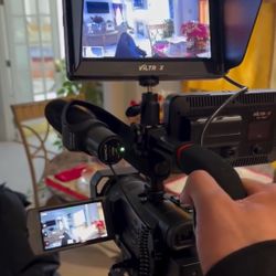 LOADED !!! Sony 4K Camera.. Like New $1500