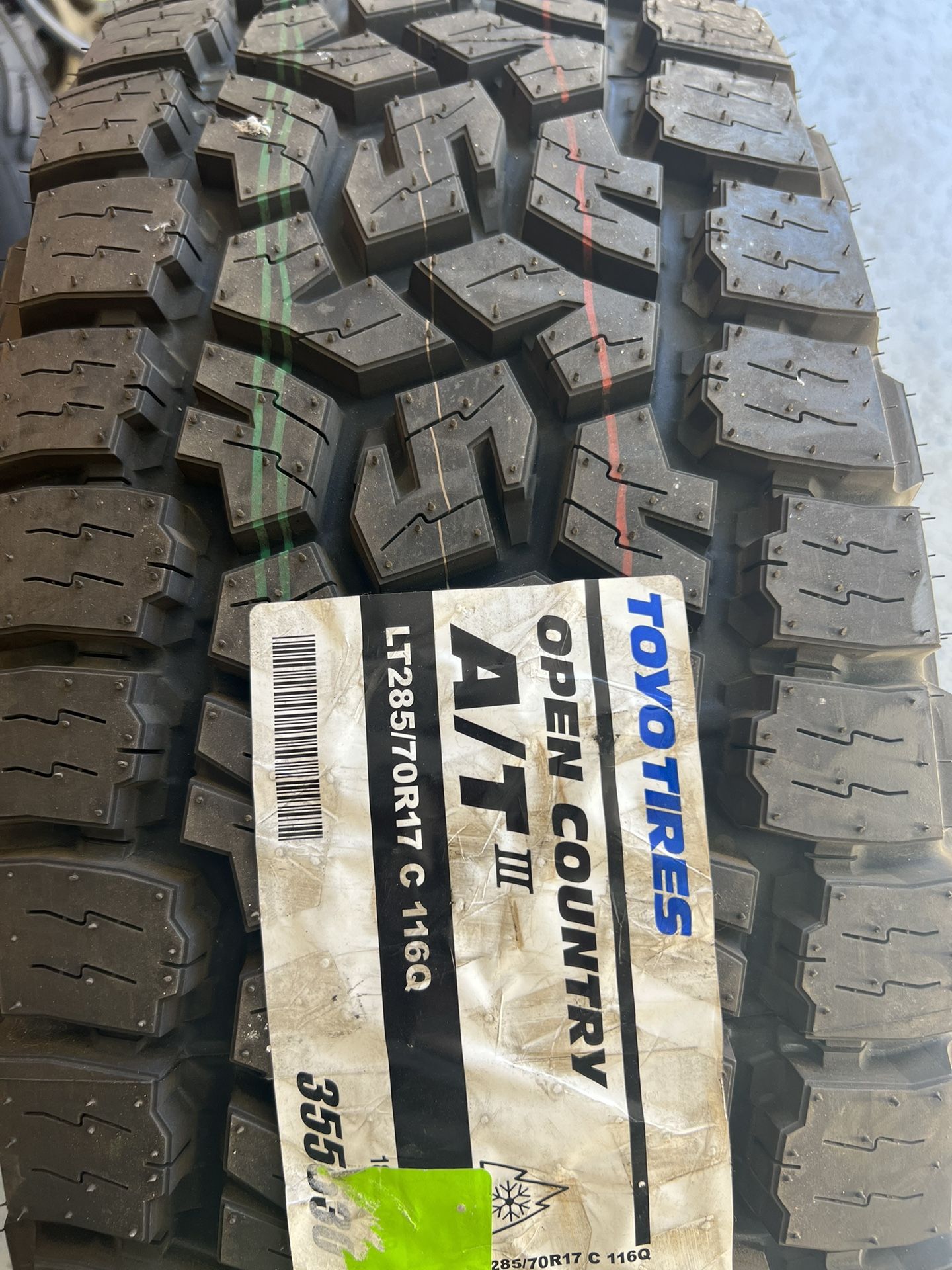 17” New Toyo Open County Tire Lt285/7017