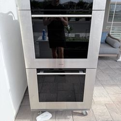 Wolf M Series Double Wall Oven 