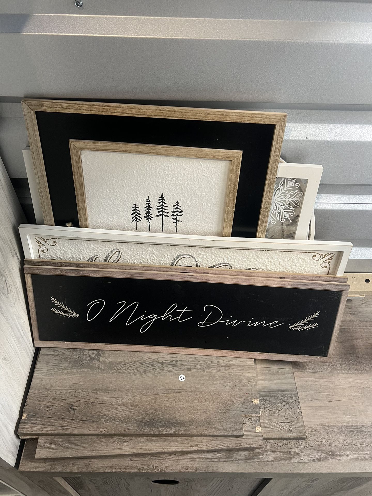 Christmas And Decorative Pictures