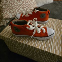 Kids Size 4 Converse 