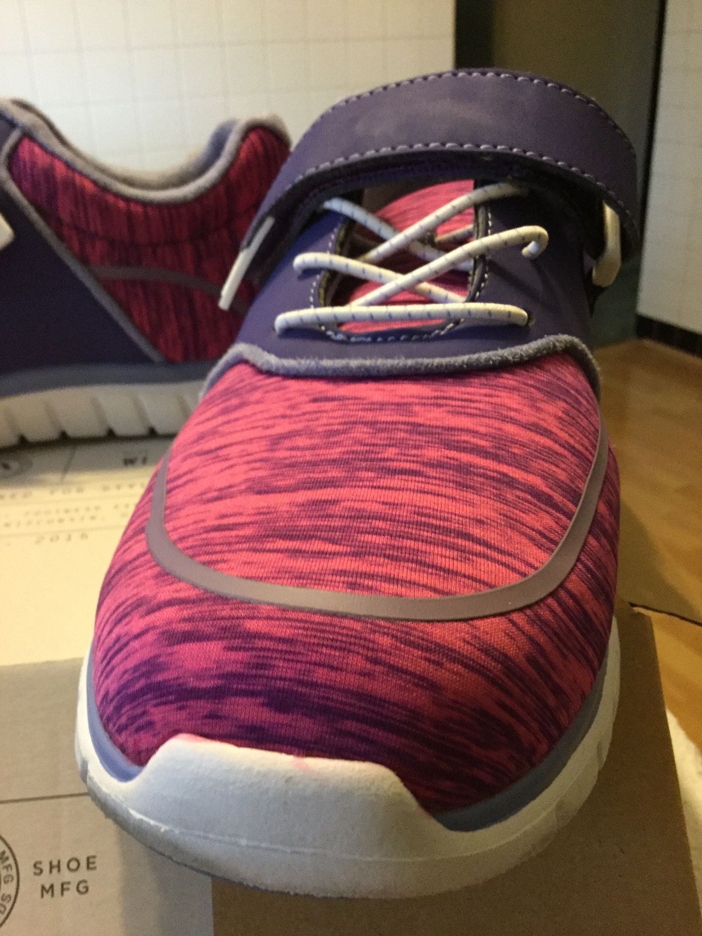Diabetic shoes - made by Anodyne - worth $ 190 reducing to $160