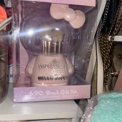 Hello Kitty Makeup Brush Set & Case
