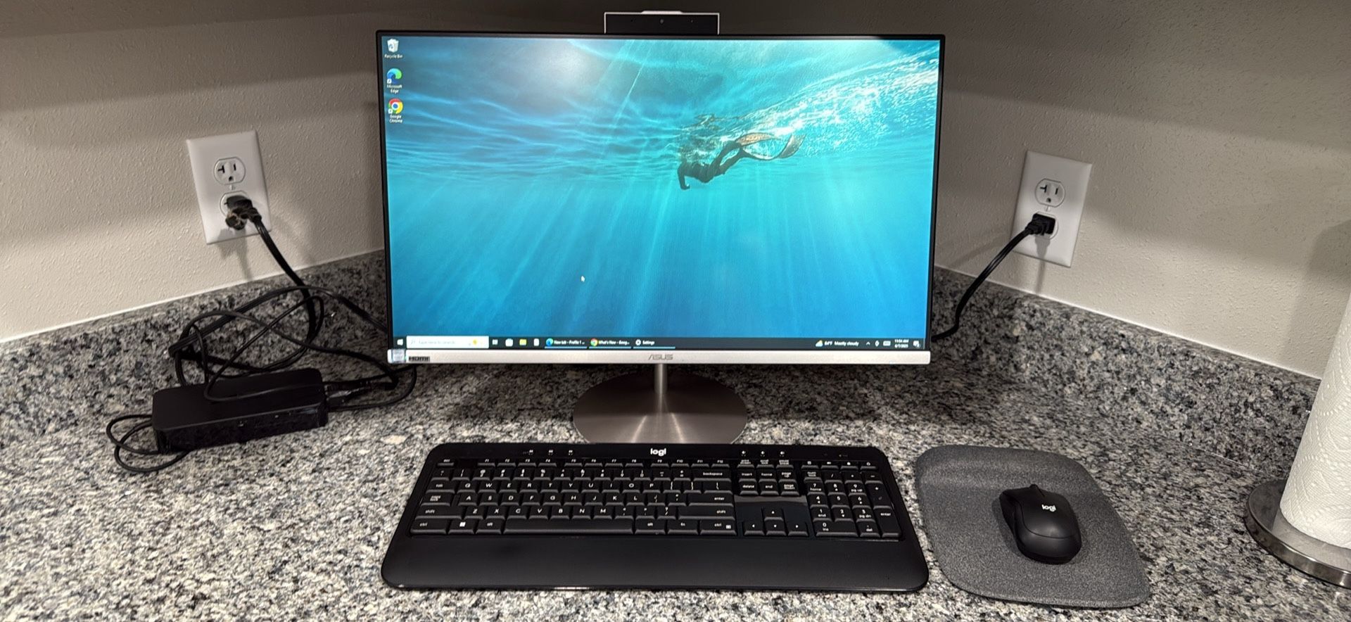 Asus i7 touchscreen 27 inch screen computer.