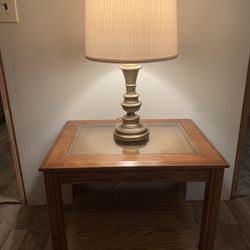 Nice End table Or Nightstand & Lamp Set 