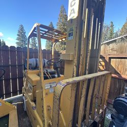 Caterpillar.  Forklift 