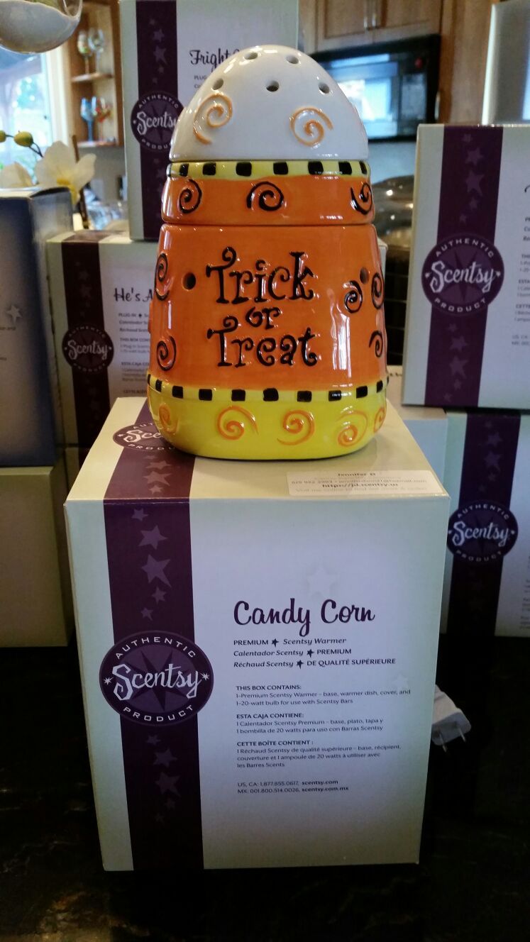 Scentsy Full Size Warmer Candy Corn NIB