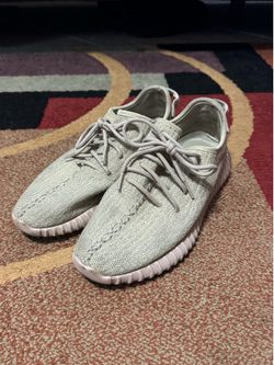 ADIDAS YEEZY MENS SIZE 8 (read description, low ball will be ignored)