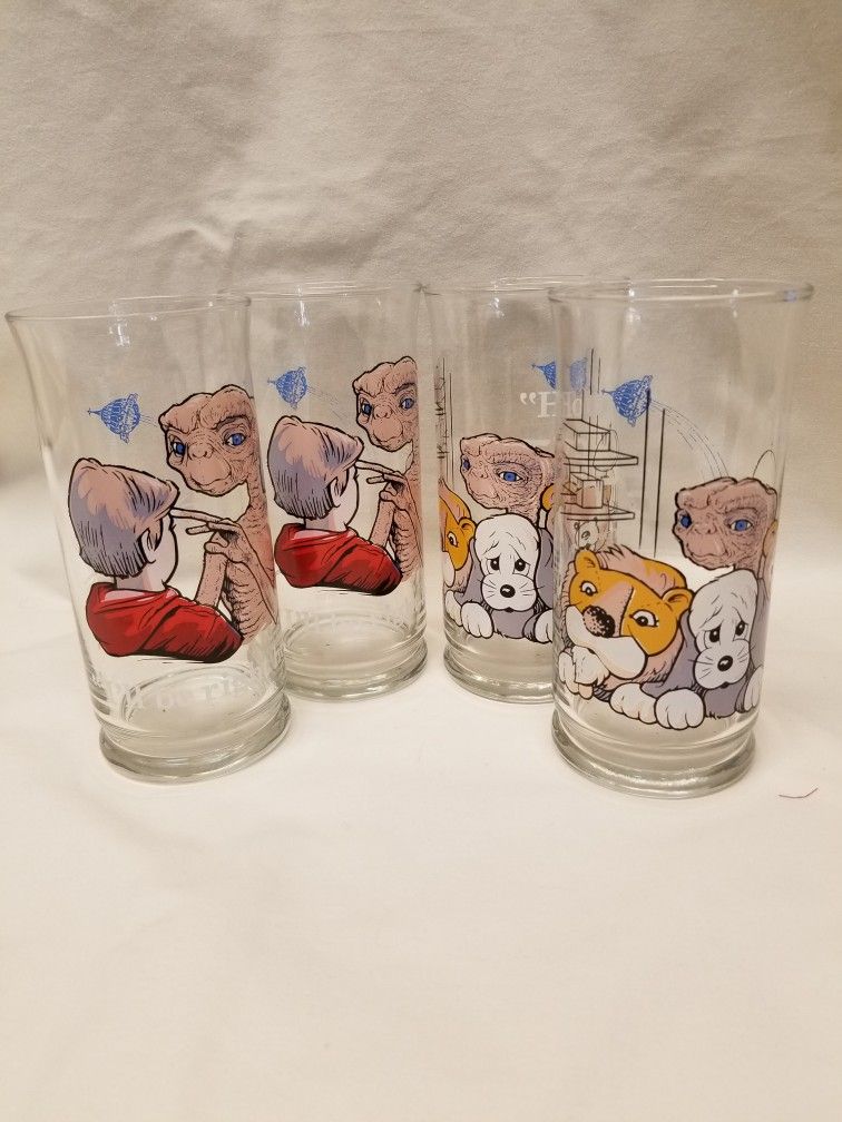 1982 ET Pizza Hut Glasses (4) 