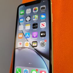 Unlocked IPhone XR 64gb 