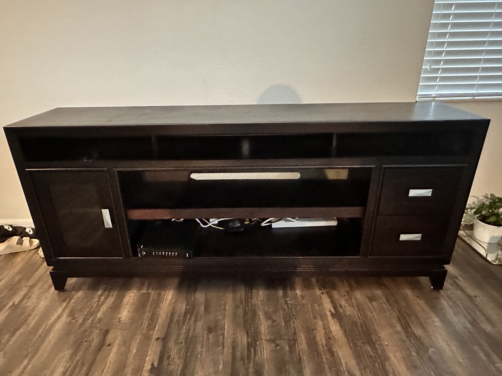t v cabinet