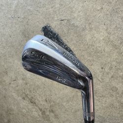 Wilson Staff Tour Blade 4 Iron RH
