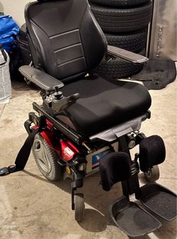 Permobil M300 Power Wheelchair – Excellent Condition – Brand New Batteries