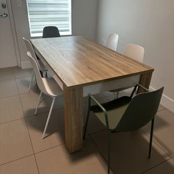 Table With 5 Chairs