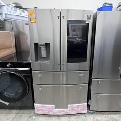 NEW SAMSUNG FAMILY HUB REFRIGERATOR