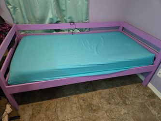 Twin bed