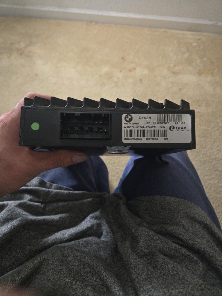 E46 Stock Amp