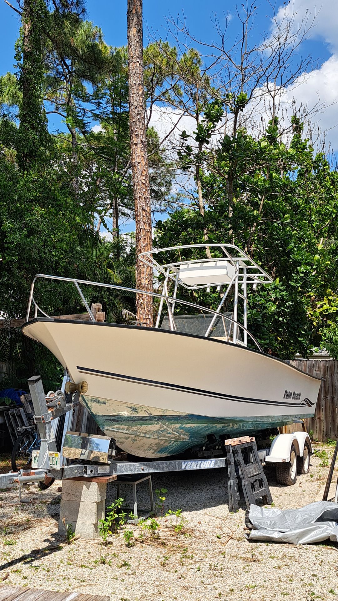 2001 Palm Beach 235 Whitecap CC (Seacraft Hull) + Trailer