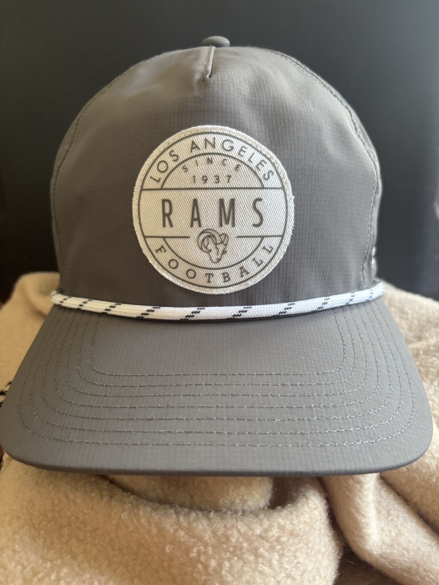 Los Angeles Rams Hat Cap Snap Back Mens One Size NFL Football Trucker Rope