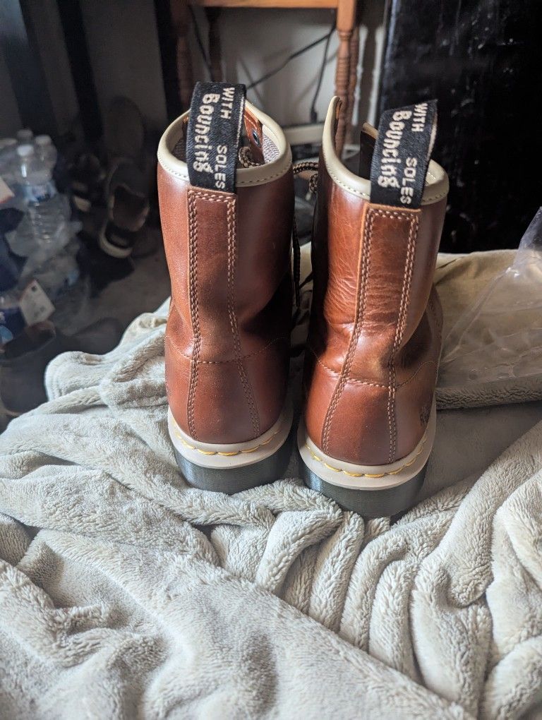 Tiny Scuff On Right Toe Rest Of Boot Is Flawless Regularly 260