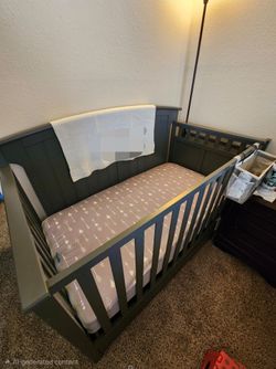 BEST OFFER! BABY CRIB, BASSINET, BOOSTER SEAT