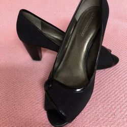 Naturalizer Peep Toe 7-1/2 Wide Pump