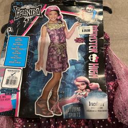 Haunted Draculaura