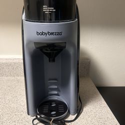 Baby Brezza Formula Dispenser Machine