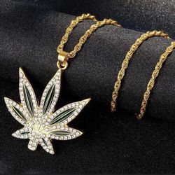 Brand New Bling Leaf Pendant/Necklace