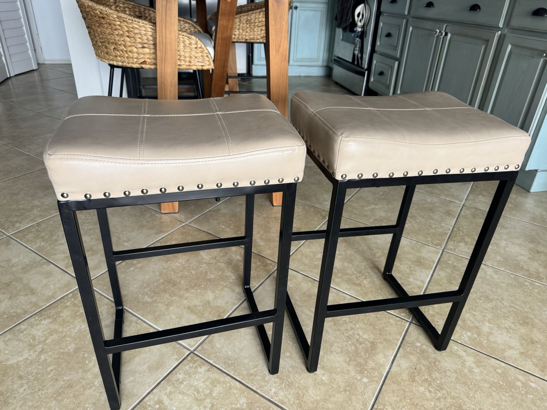 Set of 2 Almond & Black Counter Stools 