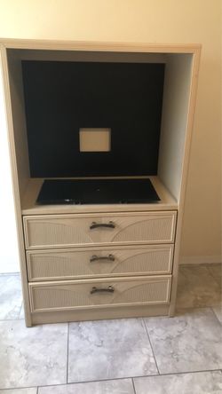 Dresser 60in x 34in X 21in
