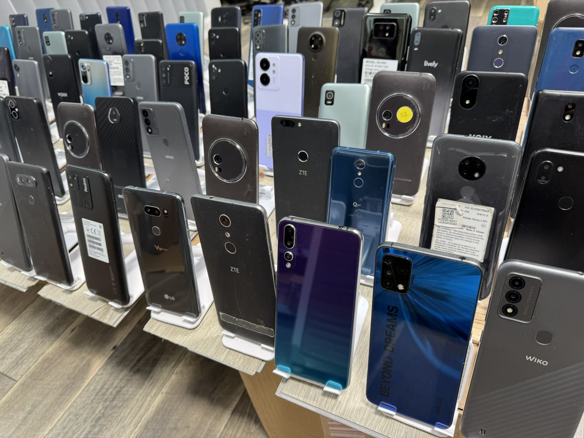 Mixed Lot Of 100 Smart Phones - Huawei, Nuu, Nokia, Redmi, Asus, And More…