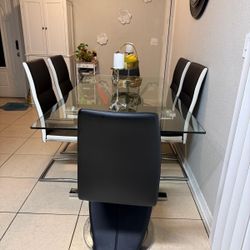 6 Seat Glass Dining Table / Mesa