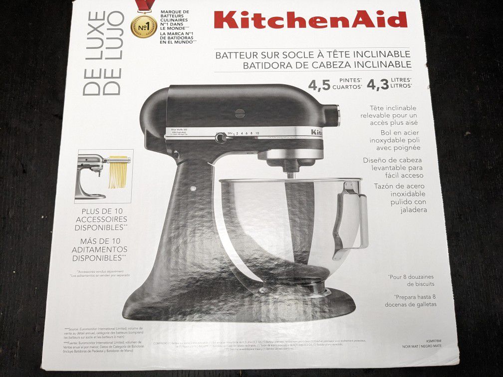 vasthouden Daarbij bedrag KitchenAid Deluxe 4.5Qt. Tilt-Head Stand Mixer for Sale in Brooklyn, NY -  OfferUp
