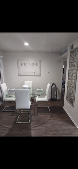 Z galleriz dinning table