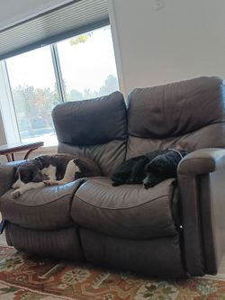 Lazyboy leather loveseat electric recliner