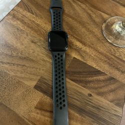 Apple watch series 4 Nike pro