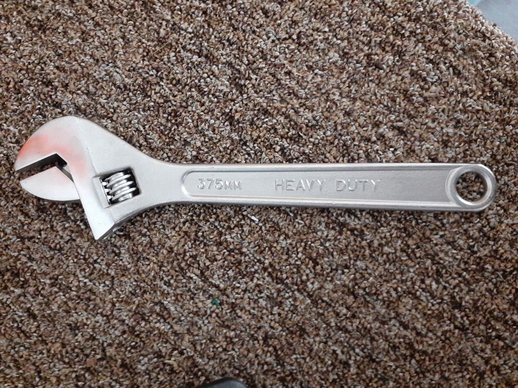 15" Adjustable Wrench